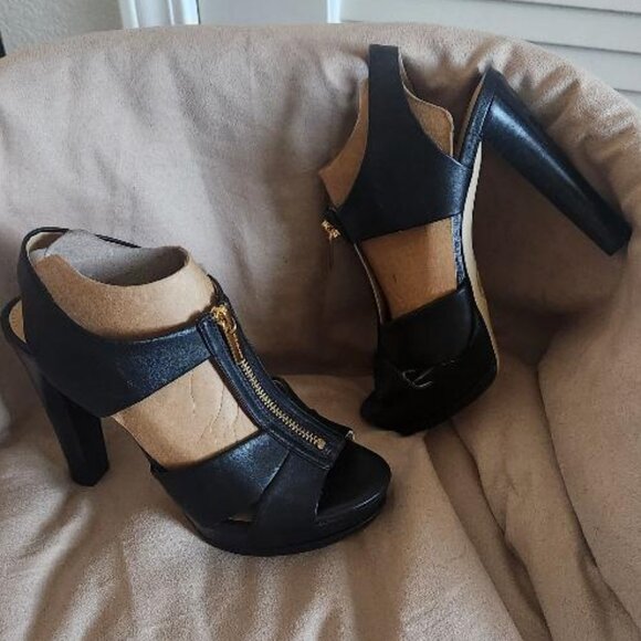 Michael Kors Black Leather T Strap Gold Zipper Platform Sandal Heels Sz 8M - Picture 3 of 13